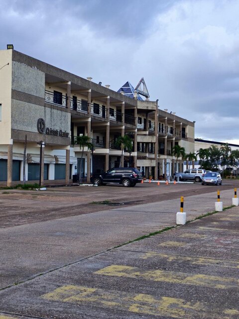 ¡ALQUILADO! Apartamento en Centro Comercial Crisons Center. Anaco. Ref: 1563