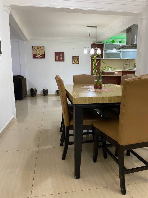 ¡ALQUILADO! Town House en Urb. Villas del Este. Anaco. Ref: 1395 - Image 2