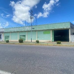 ¡Alquilado! Galpón con Locales y Oficinas. Av. Zulia frente al Aeropuerto. Anaco. Ref: 1375