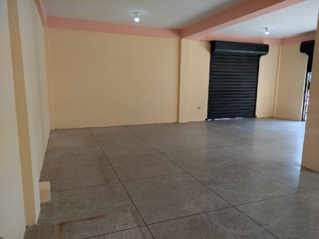 ¡ALQUILADO! Local en calle Orinoco con Av. Mérida. Anaco. Ref: 1333 - Image 3