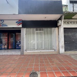 ¡ALQUILADO! Local Av. Mérida frente a Plaza Bolívar. Ref 1594