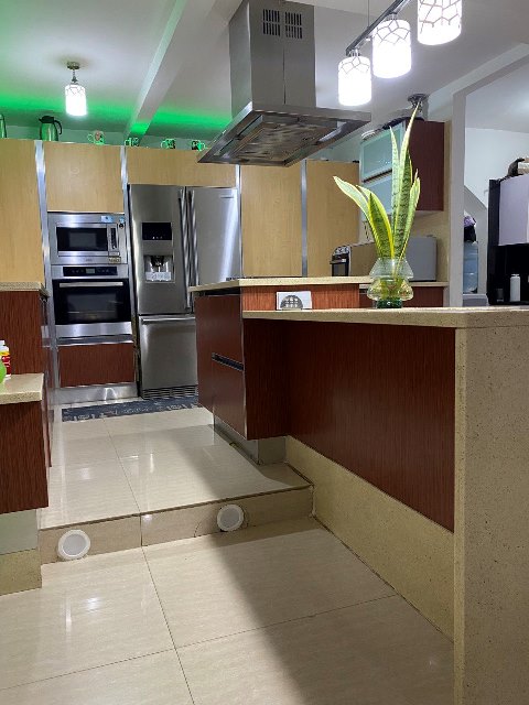 ¡ALQUILADO! Town House en Urb. Villas del Este. Anaco. Ref: 1395 - Image 15