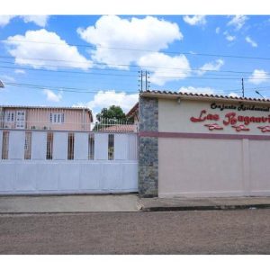 ¡Vendido! Town House en Conjunto Residencial Las Buganvilla. Anaco. Ref: 1534