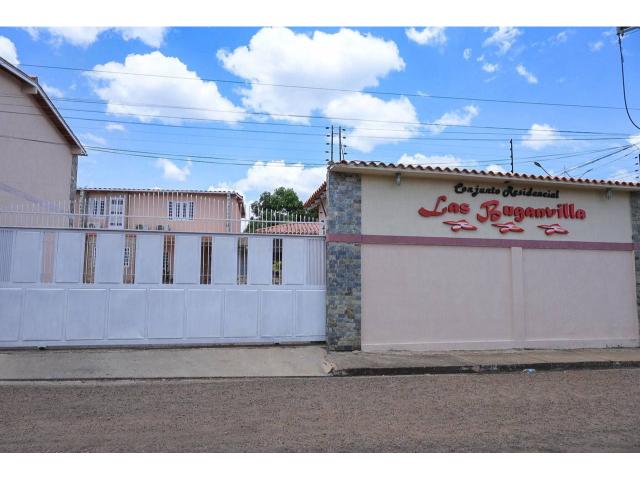 ¡Vendido! Town House en Conjunto Residencial Las Buganvilla. Anaco. Ref: 1534