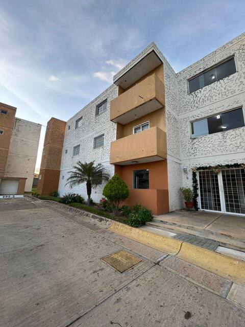 Apartamento en Conjunto Residencial. Parque Jardín. Anaco. Ref: 1615