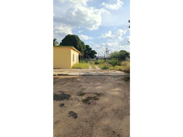 Terreno con Bienhechurías, antiguo Club Casa Nueva Esparta. Anaco. Ref: 1490 - Image 2