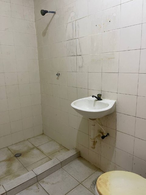 Edificio con Locales y Apartamentos. Calle Colon. Anaco. Ref.: 1420 - Image 8
