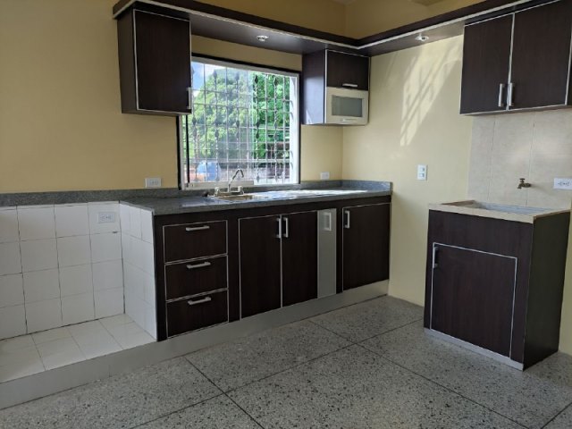 Apartamento en calle Orinoco con Av. Mérida. Anaco. Ref: 1336 - Image 11