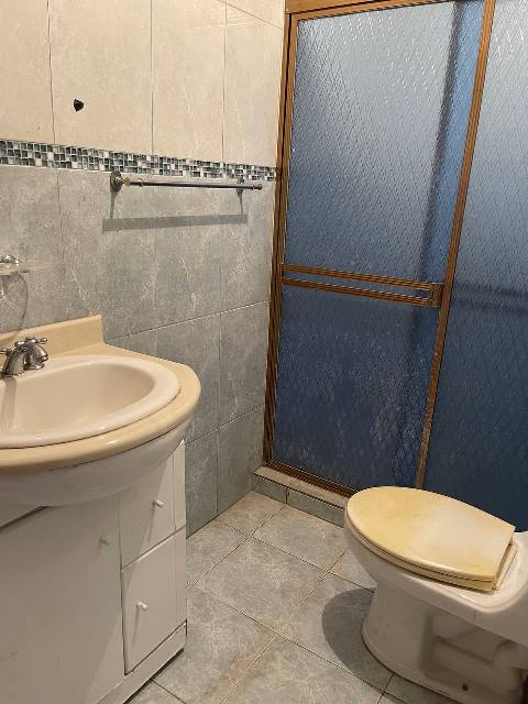 Edificio con Locales y Apartamentos. Calle Colon. Anaco. Ref.: 1420 - Image 26