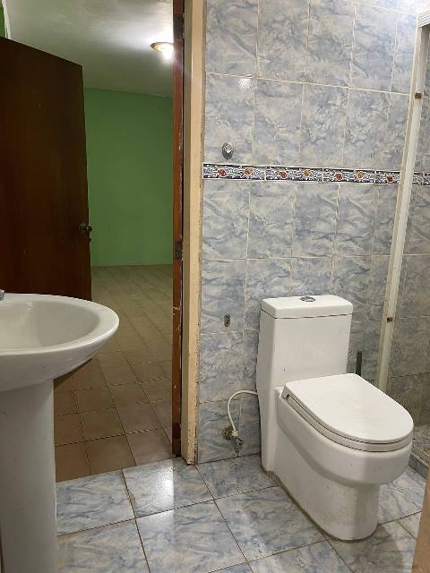 Edificio con Locales y Apartamentos. Calle Colon. Anaco. Ref.: 1420 - Image 29