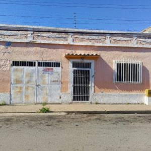 ¡ALQUILADA! Casa en Calle Colon Cruce con calle Sucre. Anaco. Ref: 1569