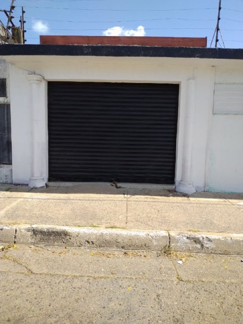 ¡ALQUILADOS! Locales Comerciales en Av. Mérida con calle Brasil. Anaco. Ref: 1318 - Image 4