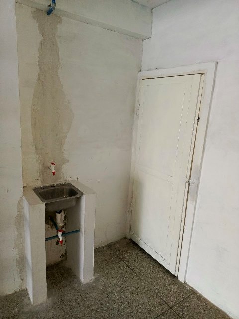 Local Comercial en calle Eulalia Buroz, frente a la Plaza. Anaco. Ref: 1483 - Image 6