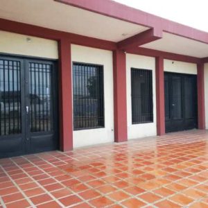 ¡ALQUILADO! Local en alquiler en Av. Los Pilones. Anaco.  Ref: 952
