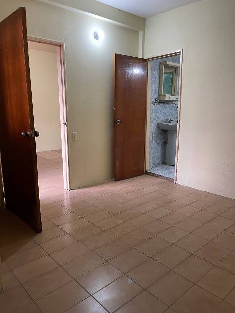 Edificio con Locales y Apartamentos. Calle Colon. Anaco. Ref.: 1420 - Image 27