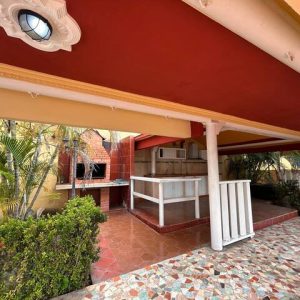 Patio con Galpón y Casa en Av. Miranda. Anaco. Ref: 1633