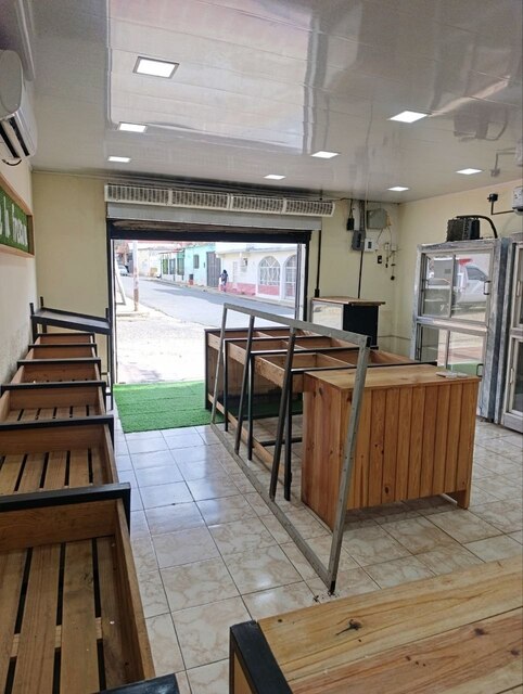 Local Comercial, callejón Vargas cruce con calle Negro Primero. Anaco. Ref: 1641 - Image 6