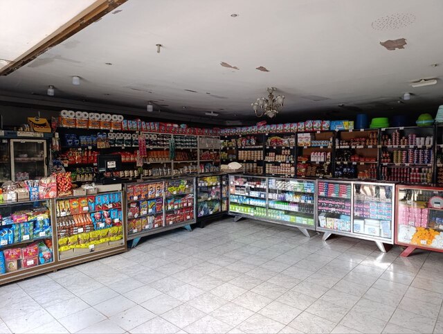 Local en Av. Portuguesa entre calle Urdaneta y Urpín. Ref 1638 - Image 8