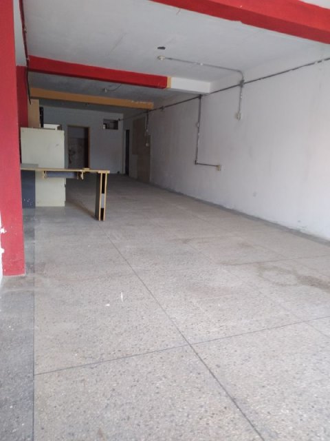 ¡ALQUILADOS! Locales Comerciales en Av. Mérida con calle Brasil. Anaco. Ref: 1318 - Image 5