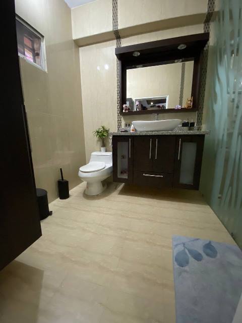 ¡ALQUILADO! Town House en Urb. Villas del Este. Anaco. Ref: 1395 - Image 16