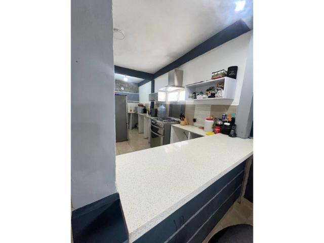 Apto. con Local en calle Arismendi entre calle Sucre y Av. Bolívar. Anaco Ref: 1487 - Image 5