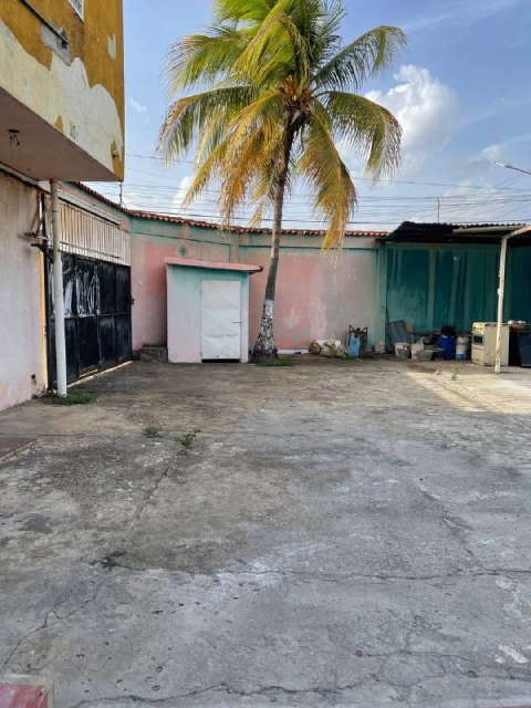 Edificio con Locales y Apartamentos. Calle Colon. Anaco. Ref.: 1420 - Image 13