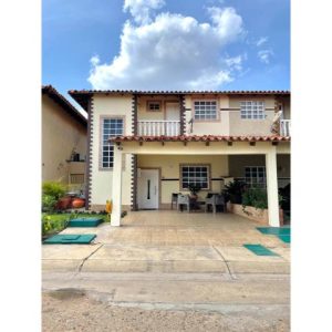 ¡ALQUILADO! Town House en Conjunto Residencial Los Naranjos. Anaco. Ref: 1525