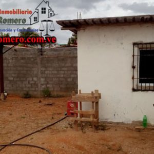 ¡VENDIDA! CASA EN ANACO (LOS PINOS)