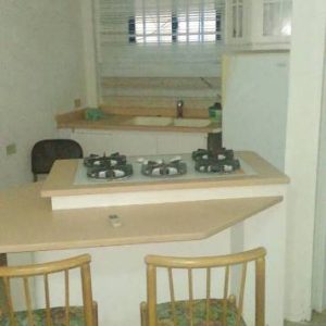 ¡ALQUILADO! Apartamento en la Av. Bolívar. Ref: 036