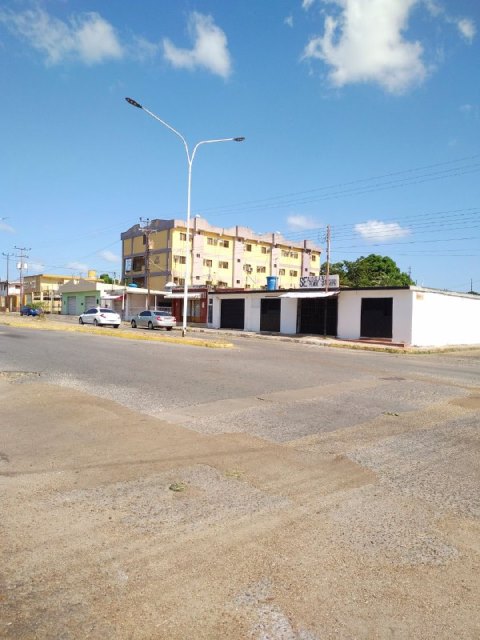 ¡ALQUILADOS! Locales Comerciales en Av. Mérida con calle Brasil. Anaco. Ref: 1318 - Image 8