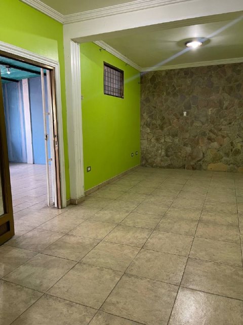 Edificio con Locales y Apartamentos. Calle Colon. Anaco. Ref.: 1420 - Image 40