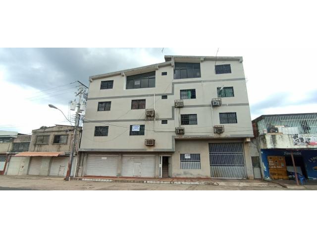Apartamento N° 16 en El Edhen. Av. Miranda diagonal a Serconan. Ref: 1497