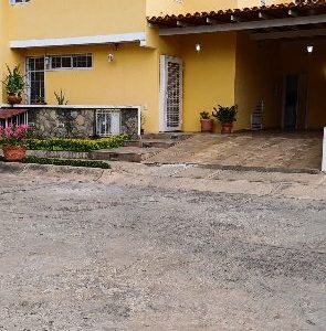 ¡Vendido! Town House en Urb. Parque Anaco. Anaco. Ref: 1418