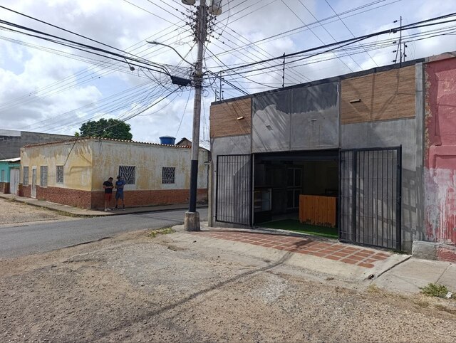 Local Comercial, callejón Vargas cruce con calle Negro Primero. Anaco. Ref: 1641 - Image 10