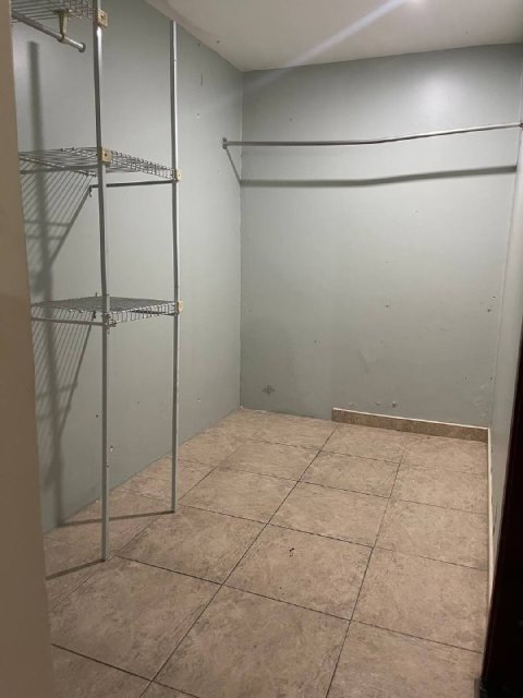Edificio con Locales y Apartamentos. Calle Colon. Anaco. Ref.: 1420 - Image 49