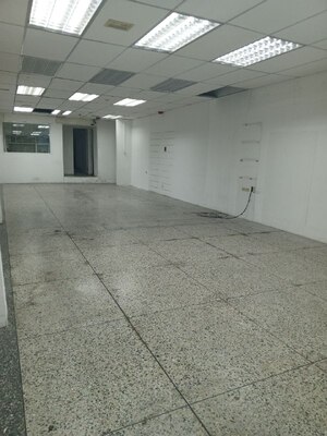 Local Comercial en Av. Miranda casi al lado de Farmatodo. Anaco. Ref: 1607 - Image 10