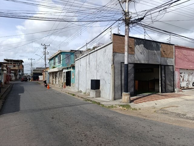 Local Comercial, callejón Vargas cruce con calle Negro Primero. Anaco. Ref: 1641 - Image 13