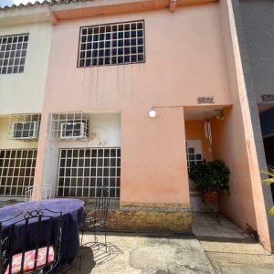 Town House en Urb. Agua Clara. Anaco. Ref: 1565