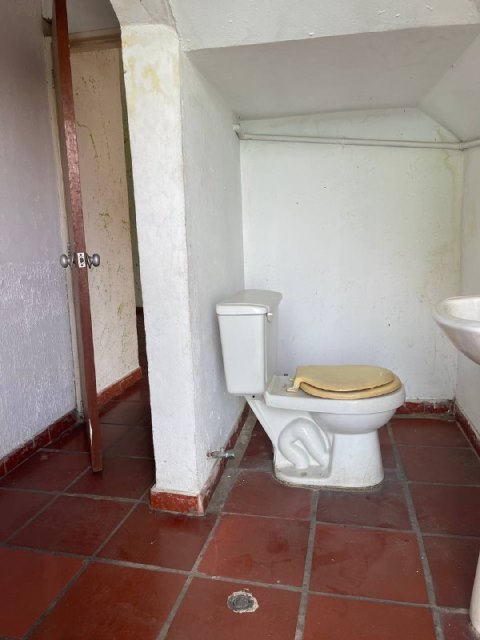 Edificio con Locales y Apartamentos. Calle Colon. Anaco. Ref.: 1420 - Image 51