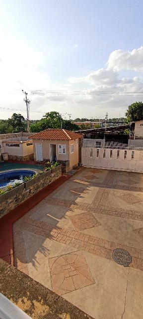 ¡Vendido! Town House en Conjunto Residencial Las Buganvilla. Anaco. Ref: 1293 - Image 2