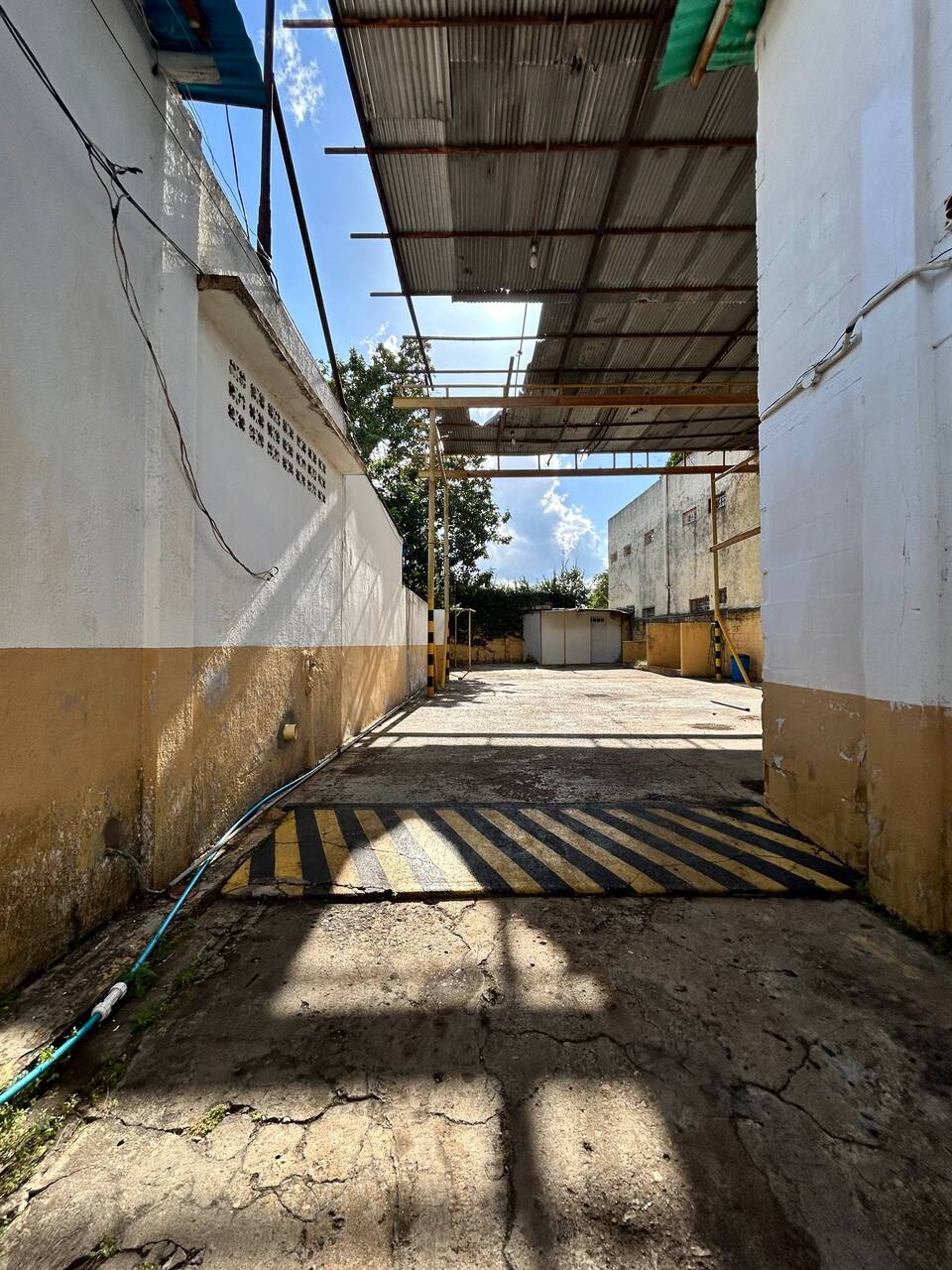 ¡VENDIDO! Galpón en calle Apure con Boulevard. Anaco. Ref: 1614 - Image 2