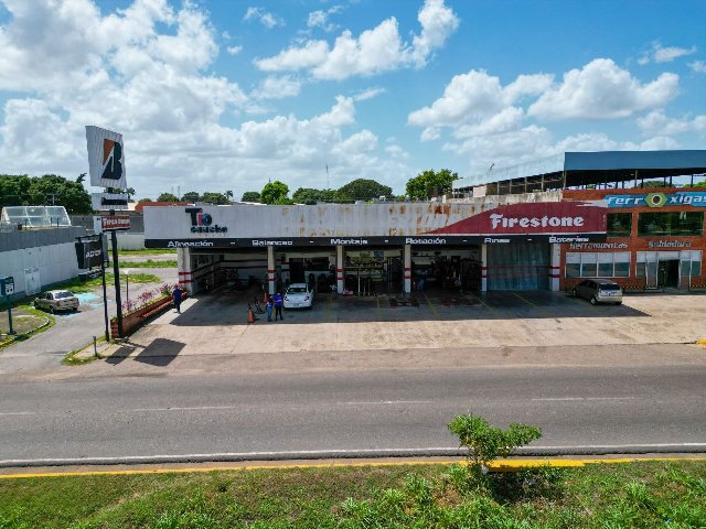 Local Comercial y Firma Comercial Tío Caucho C.A. Anaco. Ref: 1485