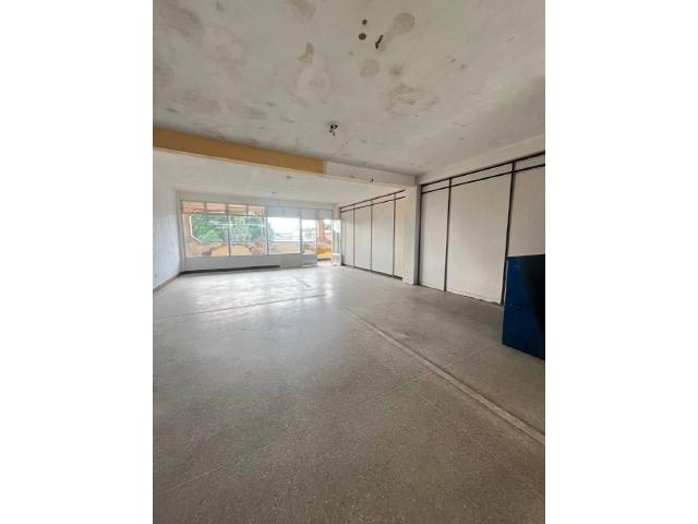 ¡Vendido! Edificio con Locales, calle Trujillo detrás de Banesco. Anaco. Ref: 1502 - Image 2