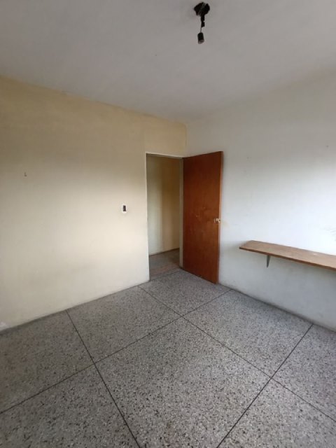 ¡ALQUILADO! Apartamento en Av. Portuguesa Edificio Raimond. Anaco. Ref: 1451 - Image 2