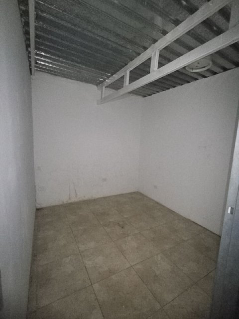 ¡Vendido! Galpón con Oficina y Apartamento, calle Industrias. Anaco. Ref: 1425 - Image 2