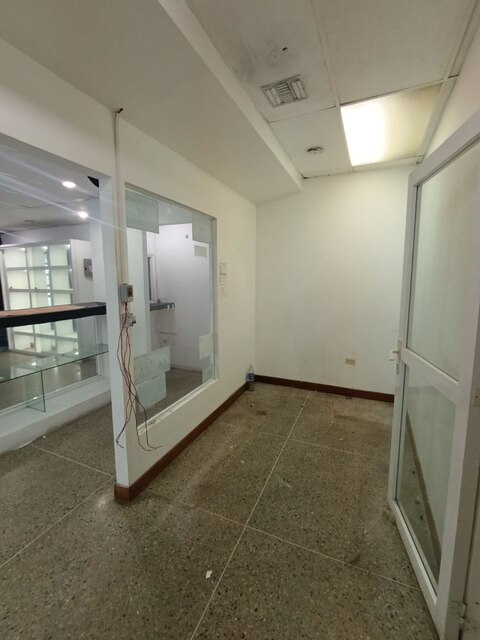 ¡VENDIDO! Local Comercial calle Sucre con Monagas. Anaco. Ref: 1624 - Image 2