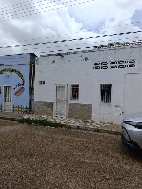 Apartamento en calle Vargas con 1ero de Mayo. Anaco. Ref: 1652