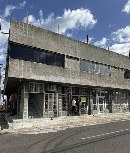 Local Comercial en calle 1ero de Mayo, a 3 cuadras de Av. Miranda. Anaco. Ref: 1662