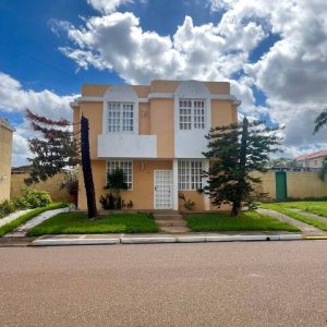 Town House en Urb. Anaco Plaza vía HP. Anaco. Ref: 1654