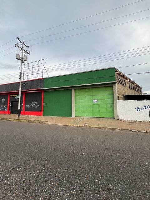 Galpón con Oficinas en Av. Zulia. Anaco. Ref: 1648 - Image 4